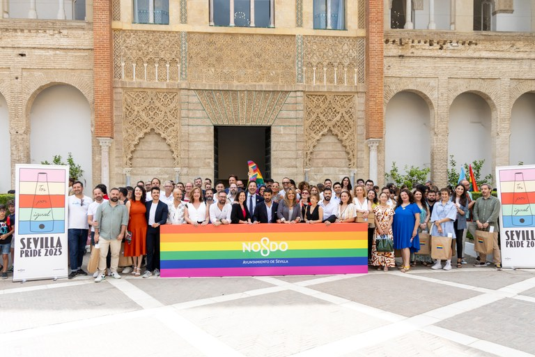 Orgullo LGTBI Sevilla 2025 programación diversidad Ayuntamiento rueda de prensa Chanel Melody Eleni Foureira