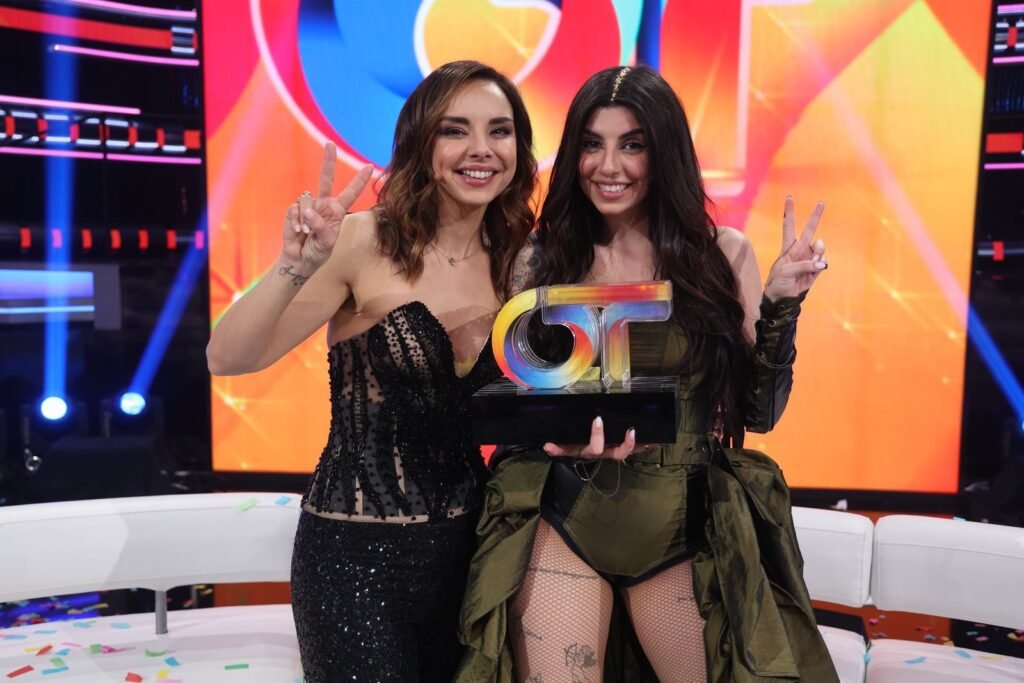 Chenoa junto a la pasada ganadora de Operación Triunfo Naiara