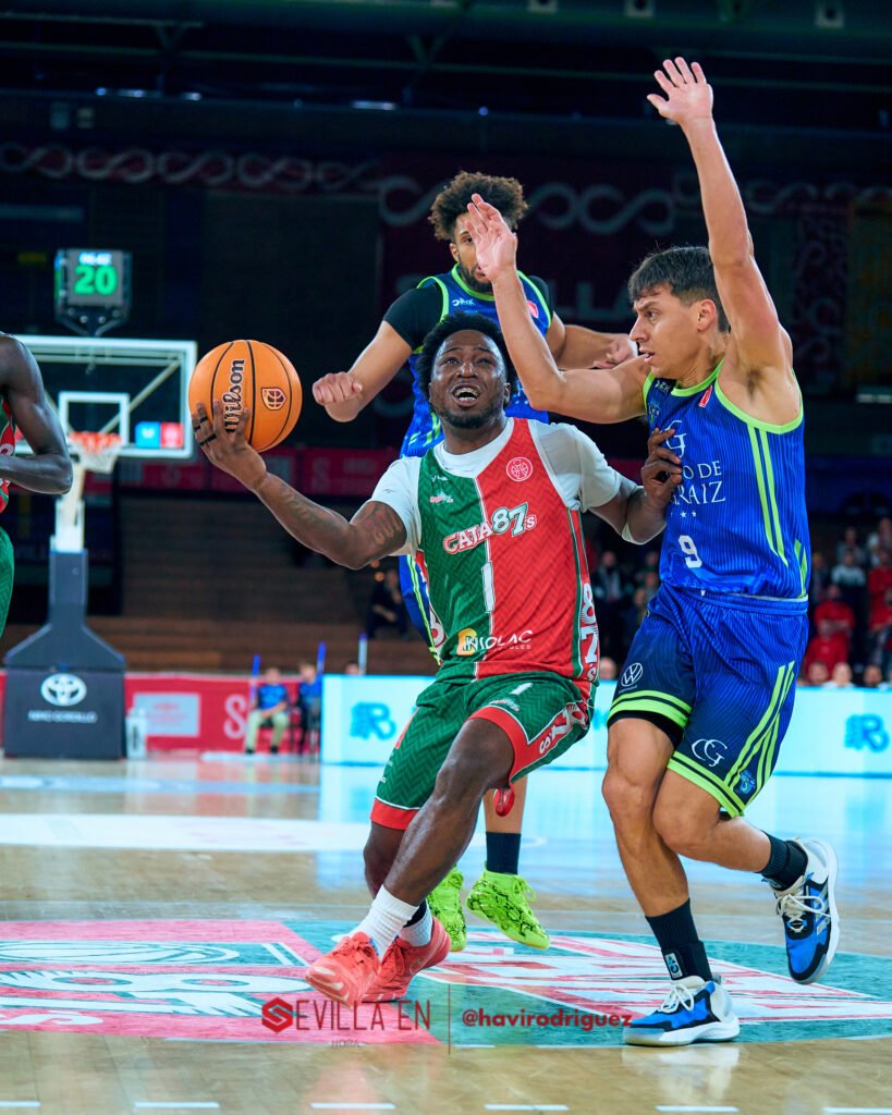 20260222_123603_9365_ILCE-7M4_Insolac-Caja-87-vs-Club-Baloncesto-Valle-de-Egues_0143-SEH-4.5-300-px-WM-819x1024