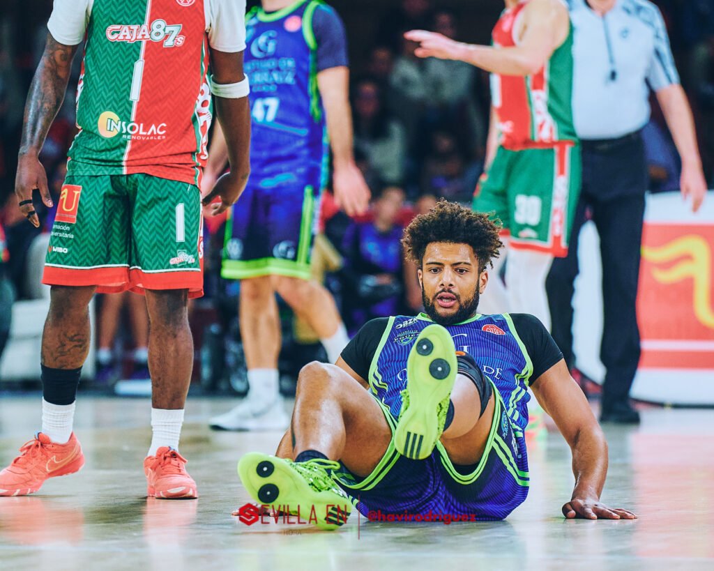 20260222_123738_9377_ILCE-7M4_Insolac-Caja-87-vs-Club-Baloncesto-Valle-de-Egues_0155-SEH-16.9-300-px-WM-1024x819