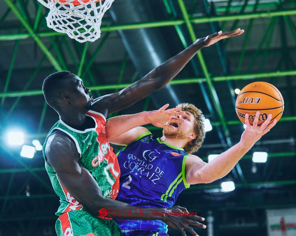 20260222_130550_9587_ILCE-7M4_Insolac-Caja-87-vs-Club-Baloncesto-Valle-de-Egues_0365-SEH-16.9-300-px-WM-1024x819