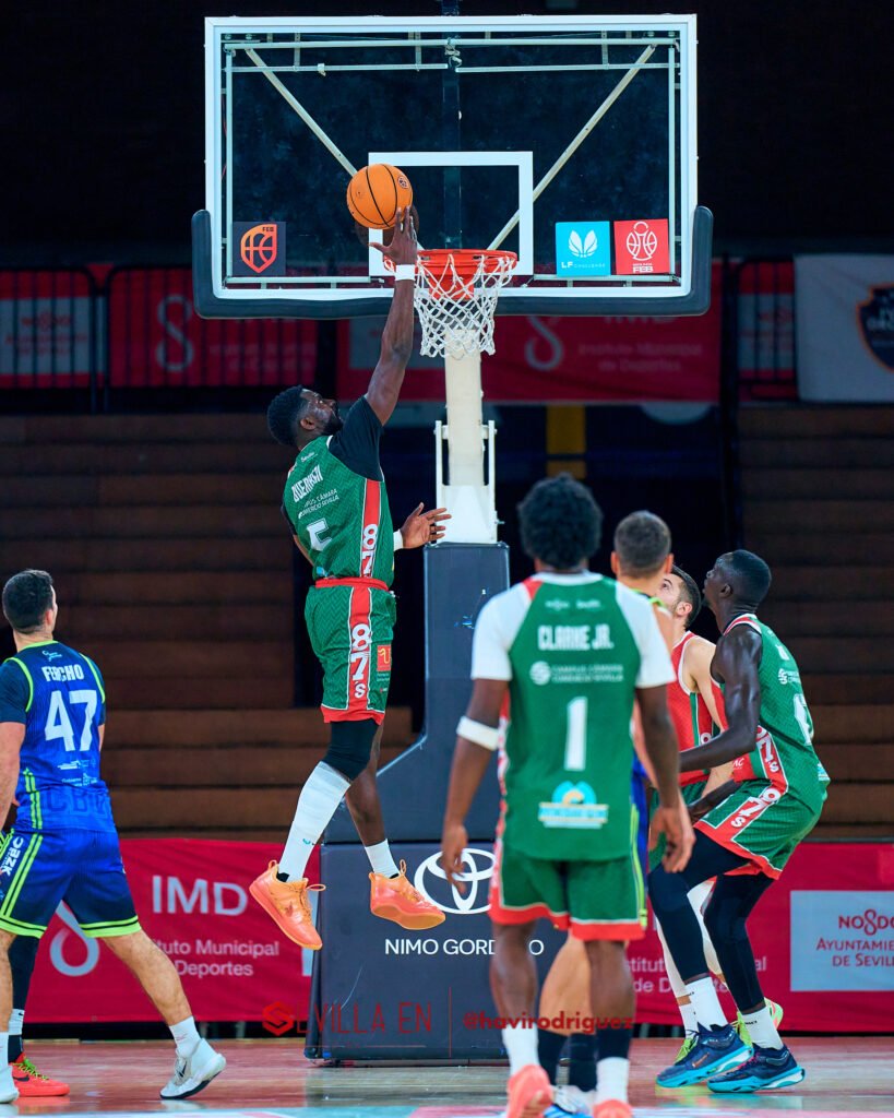 20260222_130952_9648_ILCE-7M4_Insolac-Caja-87-vs-Club-Baloncesto-Valle-de-Egues_0426-SEH-4.5-300-px-WM-819x1024