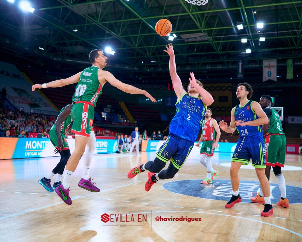 20260222_131014_9251_ILCE-7M3_Insolac-Caja-87-vs-Club-Baloncesto-Valle-de-Egues_1068-SEH-16.9-300-px-WM-1024x819