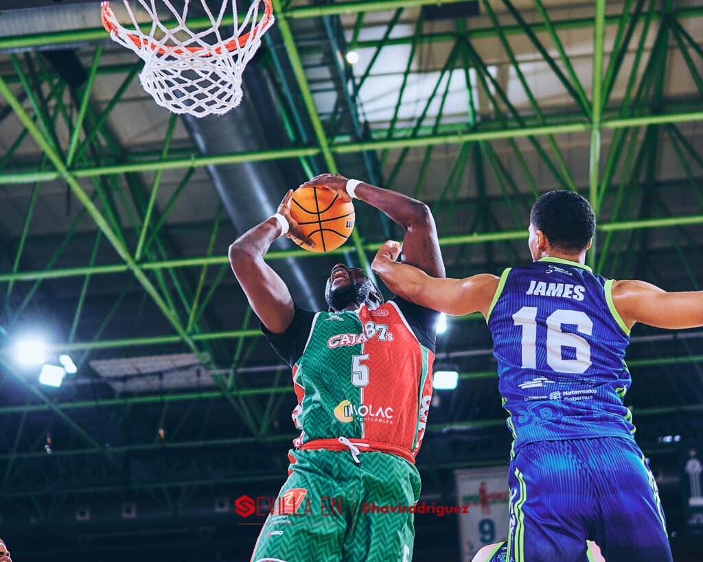 20260222_140439_9310_ILCE-7M3_Insolac-Caja-87-vs-Club-Baloncesto-Valle-de-Egues_1127-SEH-16.9-300-px-WM-1024x819