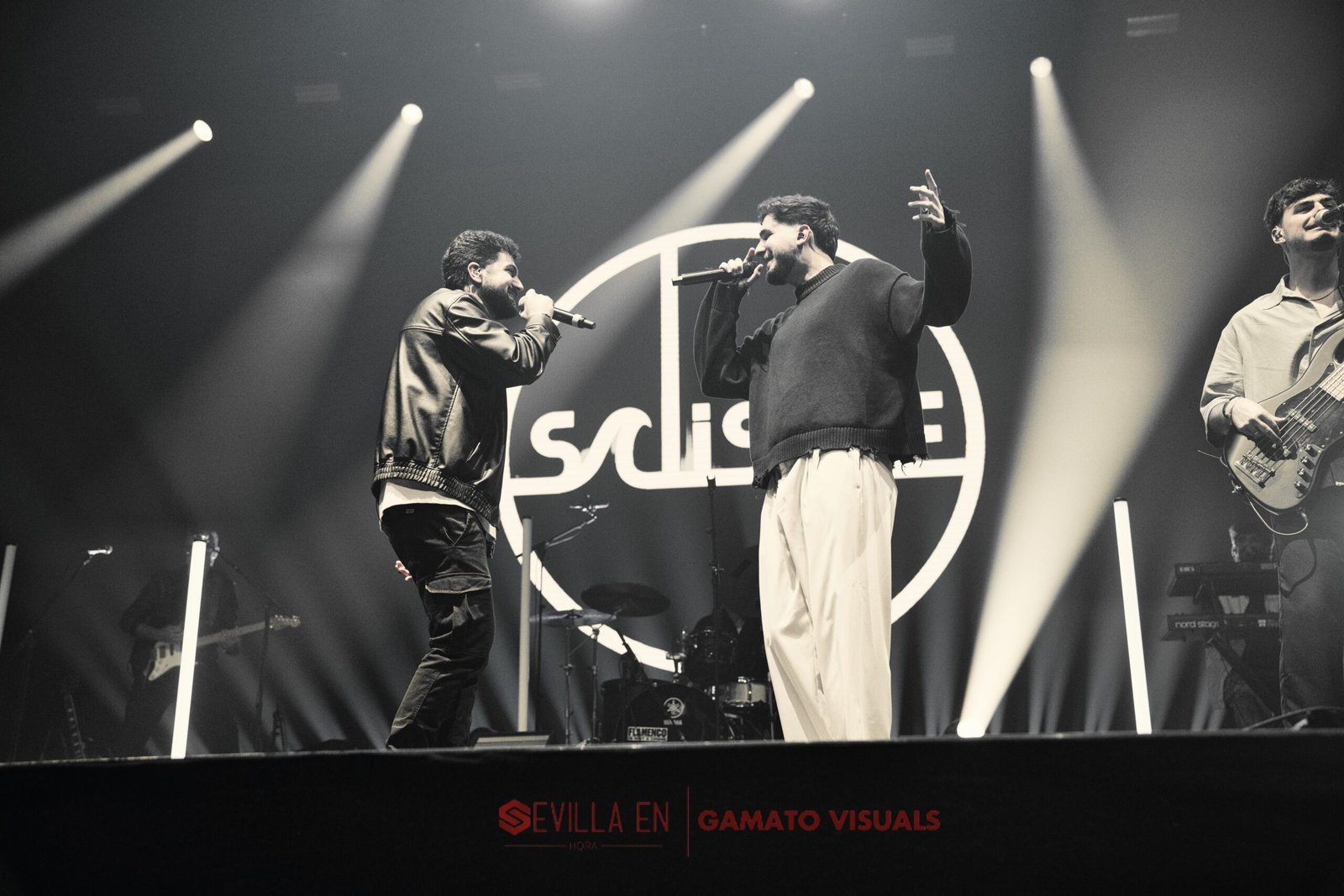 Salistre pone en pie al público de Sevilla con su fin de gira en Cartuja Center