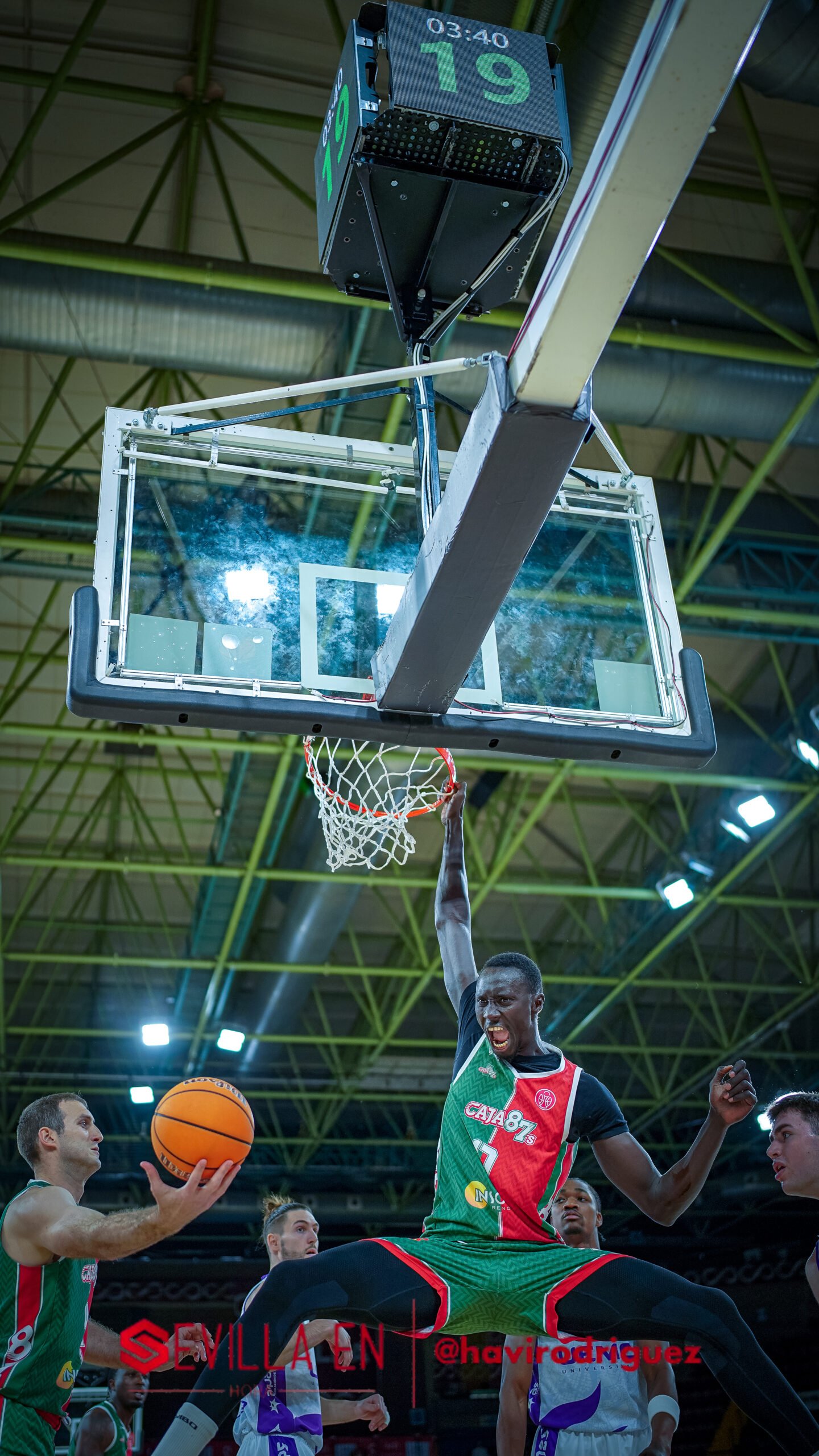 El Insolac Caja 87 se impone 81 – 75 al UEMC Baloncesto Valladolid en San Pablo.