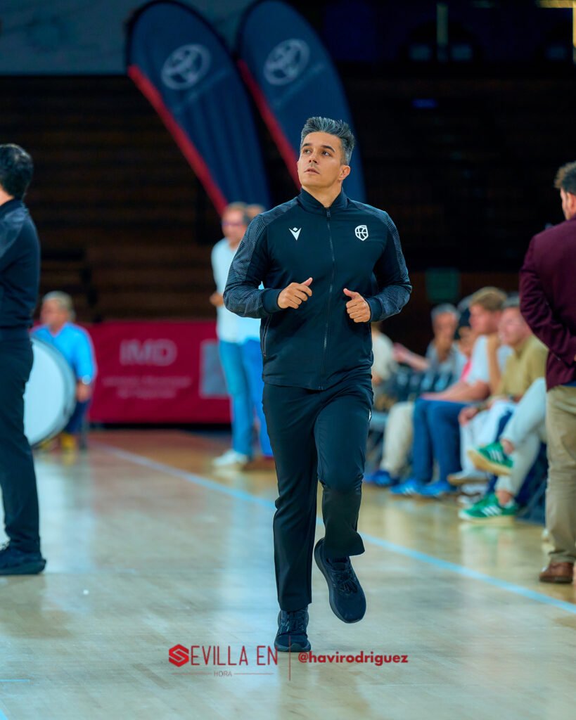 20260516_195138_9507_ILCE-7M4_Insolac-Caja-87-Basket-Spanish-Basketball-Academy_0166-SEH-4.5-300-px-WM-819x1024
