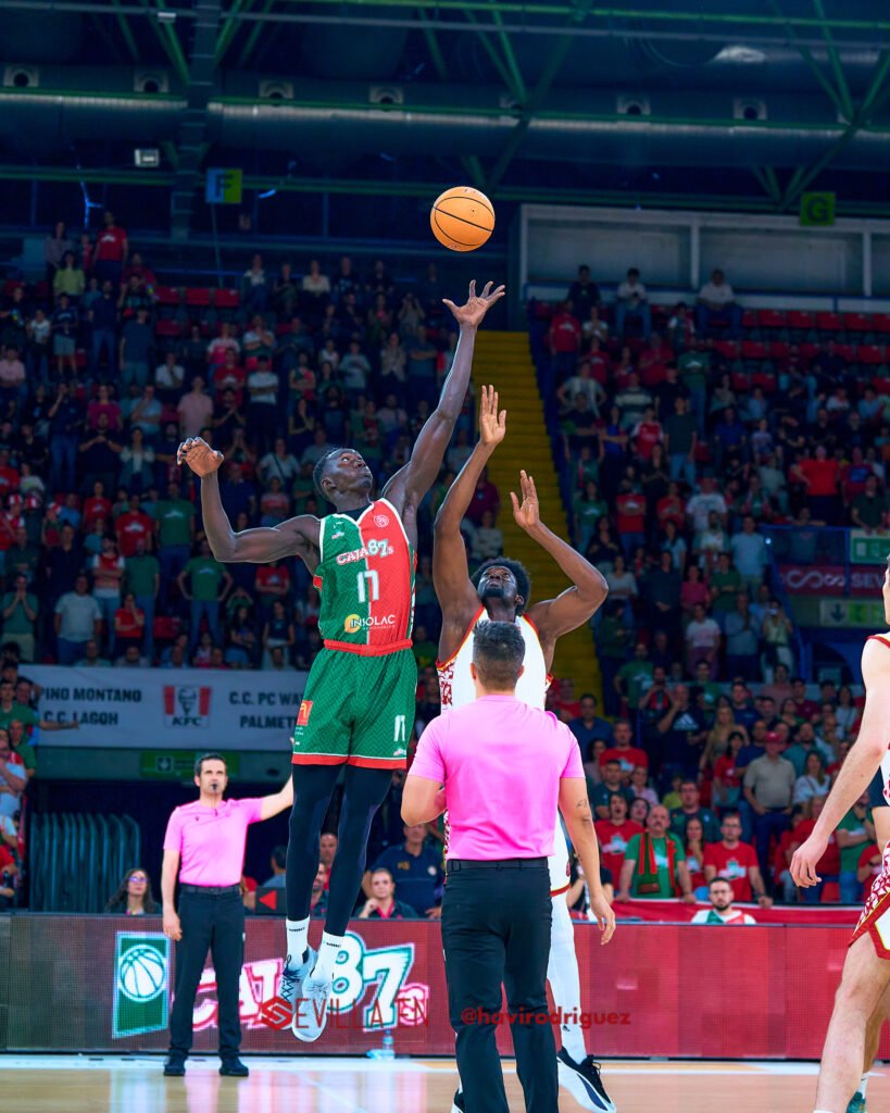 20260516_200155_9537_ILCE-7M4_Insolac-Caja-87-Basket-Spanish-Basketball-Academy_0196-SEH-4.5-300-px-WM-819x1024