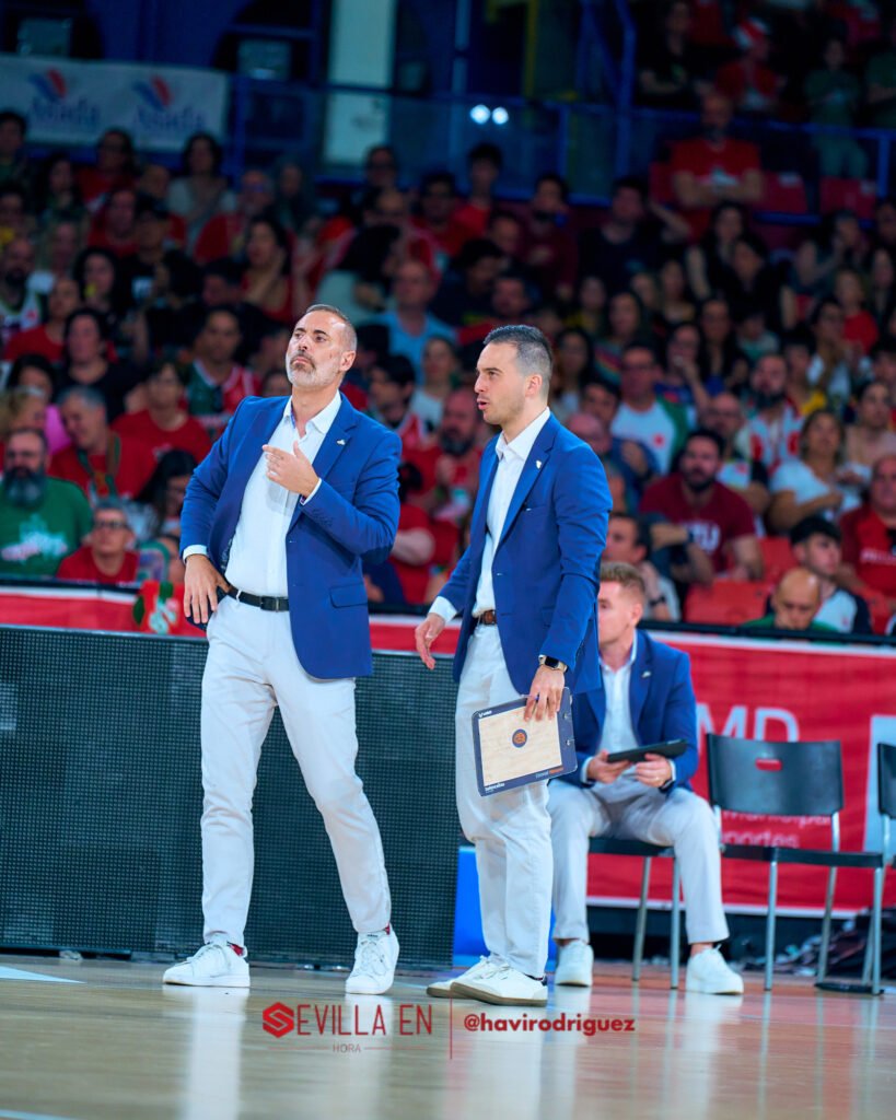 20260516_200450_9591_ILCE-7M4_Insolac-Caja-87-Basket-Spanish-Basketball-Academy_0250-SEH-4.5-300-px-WM-819x1024