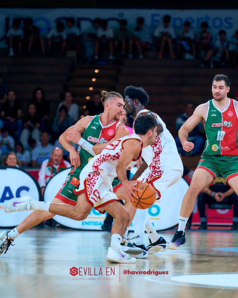 20260516_201714_9675_ILCE-7M4_Insolac-Caja-87-Basket-Spanish-Basketball-Academy_0334-SEH-4.5-300-px-WM-819x1024