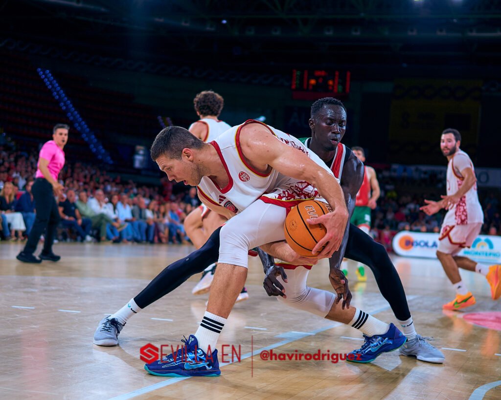 20260516_203617_4762_ILCE-7M3_Insolac-Caja-87-Basket-Spanish-Basketball-Academy_1134-SEH-16.9-300-px-WM-1024x819