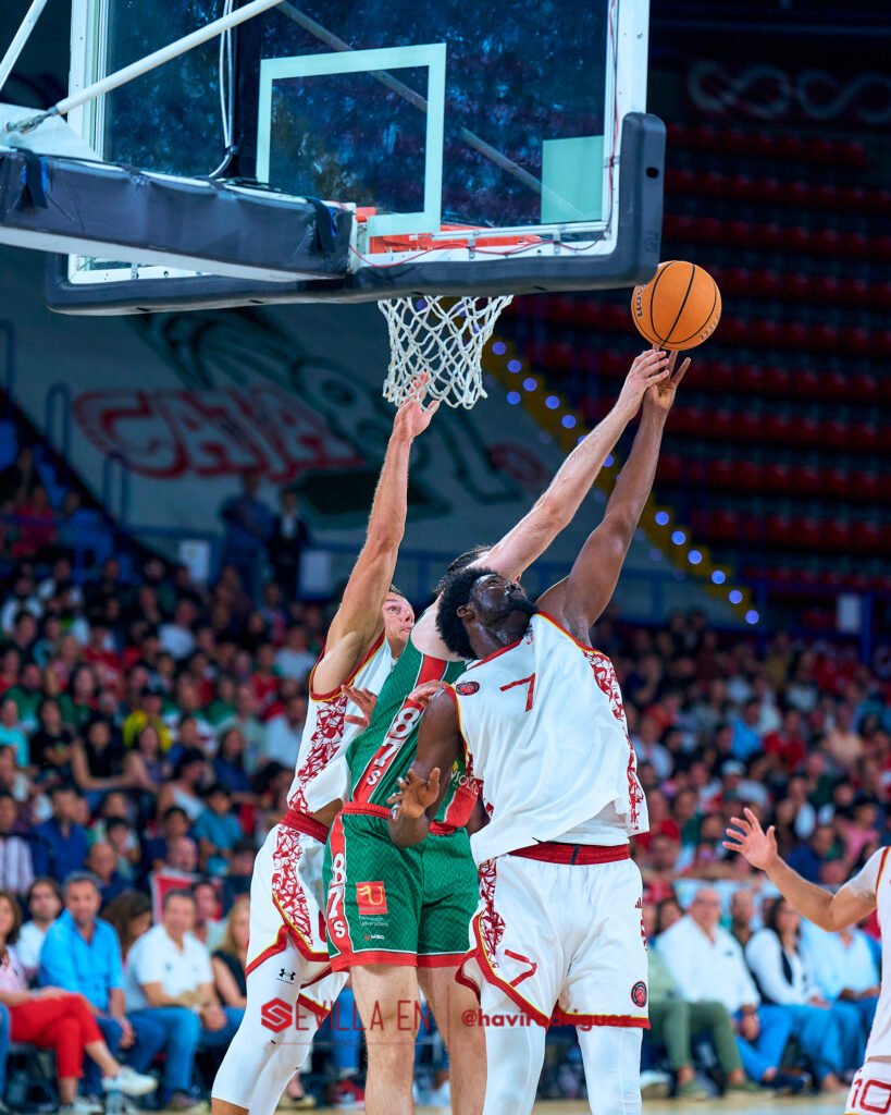 20260516_204517_9725_ILCE-7M4_Insolac-Caja-87-Basket-Spanish-Basketball-Academy_0384-SEH-4.5-300-px-WM-819x1024