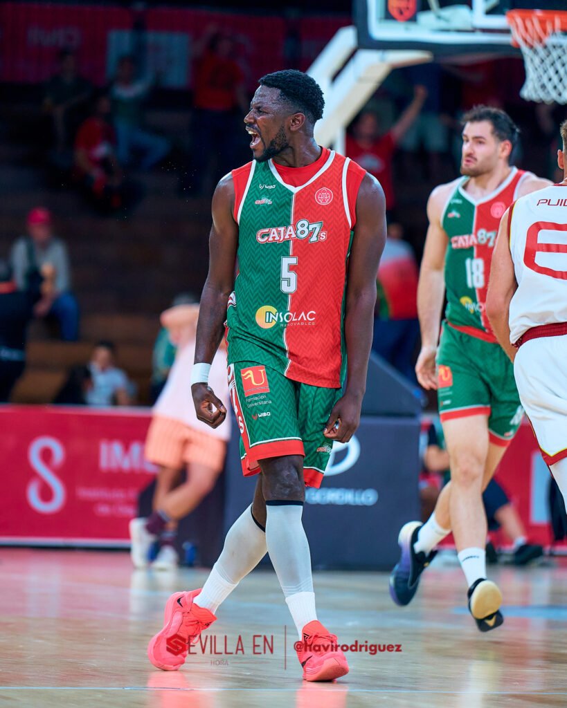 20260516_213355_9997_ILCE-7M4_Insolac-Caja-87-Basket-Spanish-Basketball-Academy_0656-SEH-4.5-300-px-WM-819x1024