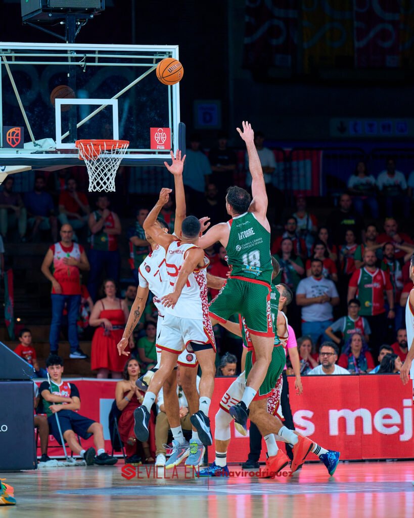 20260516_214754_0090_ILCE-7M4_Insolac-Caja-87-Basket-Spanish-Basketball-Academy_0748-SEH-4.5-300-px-WM-819x1024