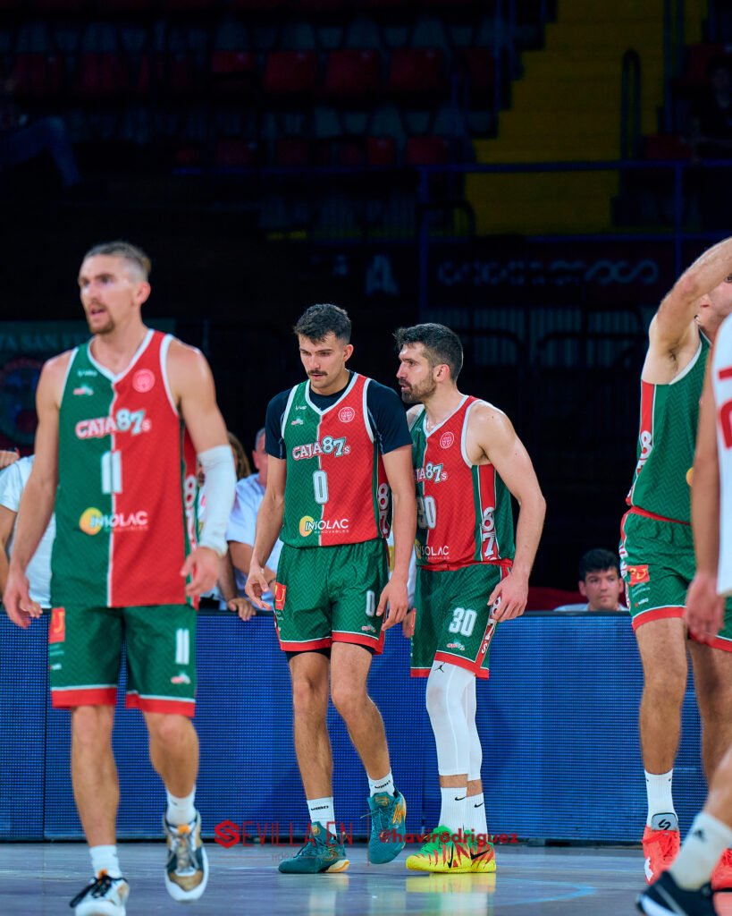 20260516_215033_0118_ILCE-7M4_Insolac-Caja-87-Basket-Spanish-Basketball-Academy_0776-SEH-4.5-300-px-WM-819x1024