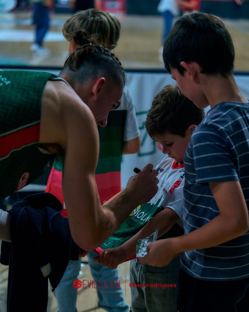 20260516_220746_0201_ILCE-7M4_Insolac-Caja-87-Basket-Spanish-Basketball-Academy_0859-SEH-4.5-300-px-WM-819x1024